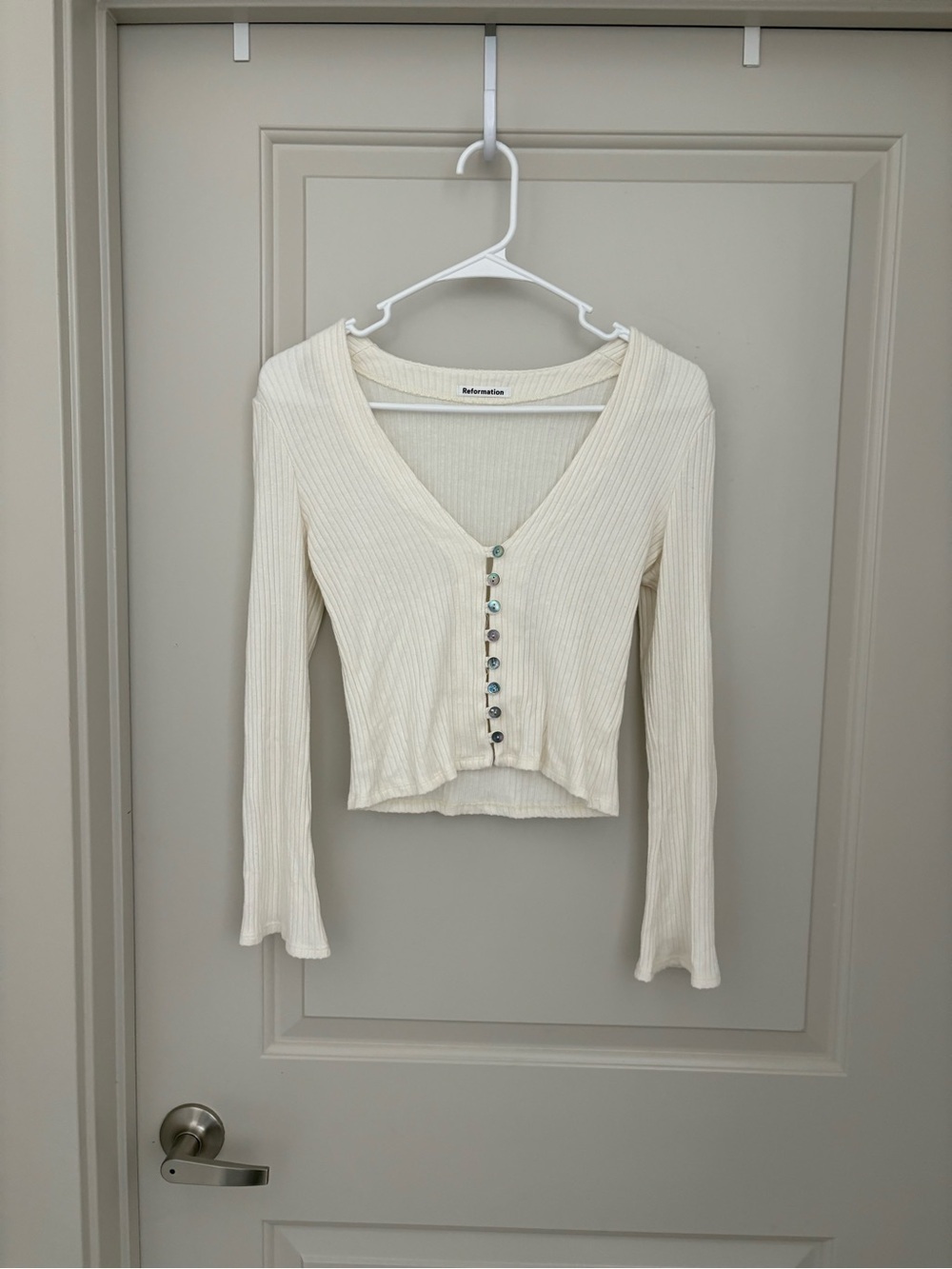 Reformation Cream Ribbed V-Neck Button-Front Top Size S - Picture 3 of 6